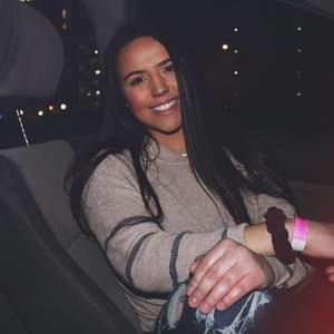 Meet your Posher, Elise